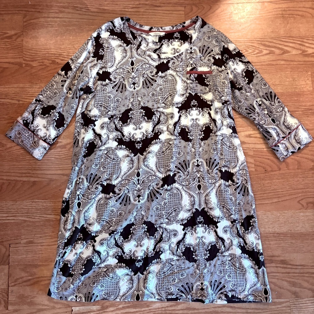 Soma 3/4 Sleeve Black & White Nightgown Size Medium Super Soft